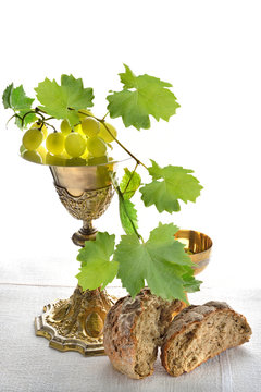 Calici Eucarestia con pane e uva