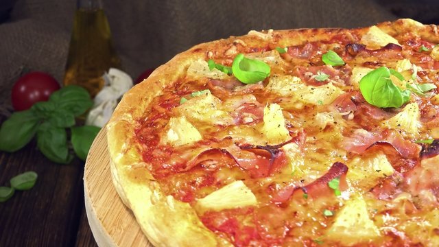 Ham and Pineapple Pizza (loopable)