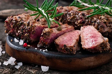  Juicy steak medium rare beef with spices © timolina