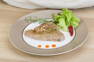 Grilled tuna steak