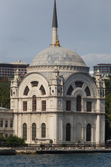 Fototapeta na wymiar Dolmabahce Mosque