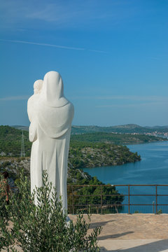 Skradin - Gospa od puta - monument near the Skradin bridge