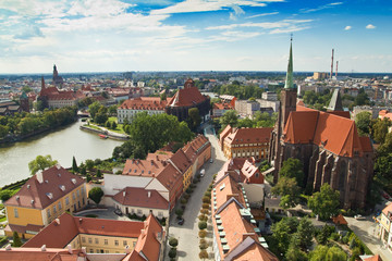Fototapeta na wymiar Panorama of the city of Wroclaw in Poland