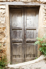 Fototapeta na wymiar old vintage green wooden door