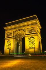 Fototapeta na wymiar Arc de Triomphe de l'Etoile in Paris
