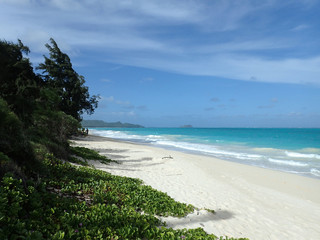 Waimanalo Beach looking towards Mokulua islands