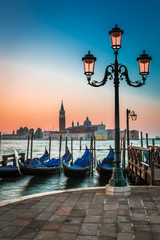 Just before sunrise in Venice © shaiith