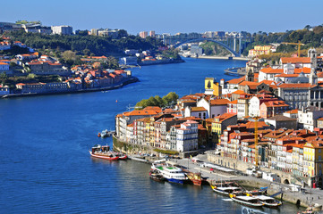 Fototapeta na wymiar Panorama of Oporto city