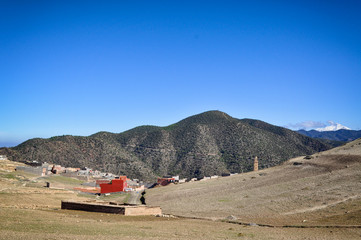 Villaggio berbero con minareto