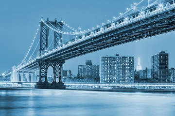 Fototapeta na wymiar Manhattan bridge night view