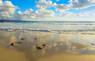 Le Bombarde beach under clouds