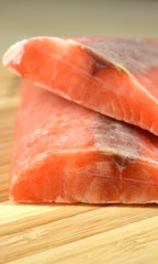 gefrorene wildlachsfilets