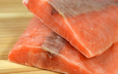 gefrorene wildlachsfilets