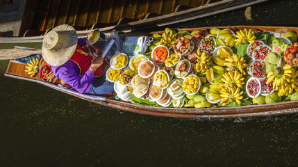 Floating Market in Damnoen Saduak, Thailand - 74042668