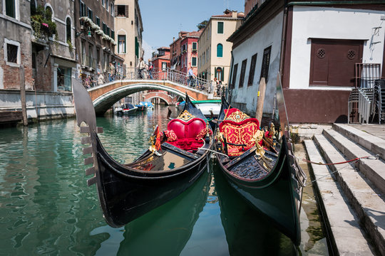 Gondoles quai maria formosa à Venise