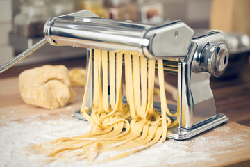 fresh pasta and pasta machine
