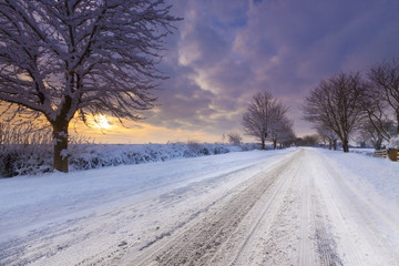 Fototapeta na wymiar Snow covered lane in Oxfordshire