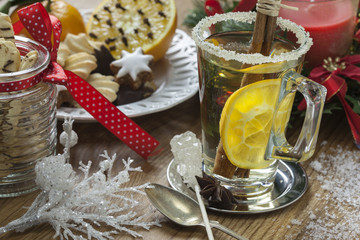 Weißer Glühwein an Weihnachten