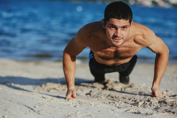 Obraz premium Strong attractive runner is pushed from the floor before morning