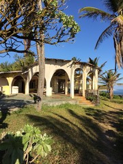 Obraz premium abandoned building at beach