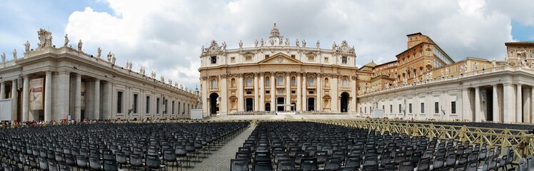 Naklejka premium The Papal Basilica of Saint Peter in the Vatican