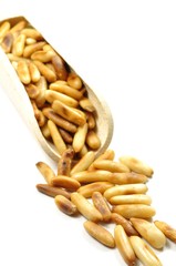 Geröstete Pinienkerne