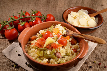 SOUP WITH VEGETABLES AND PULSES