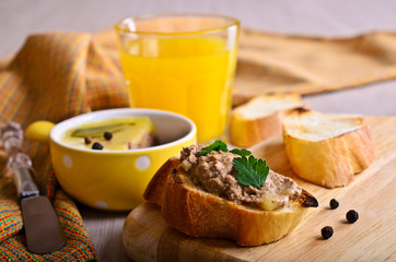 Sandwich with meat pate