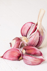 Fresh garlic bulb with loose cloves