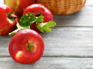 apples on wooden boards