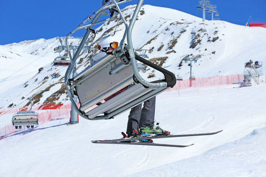 Skifahrer auf Sessellift_2014