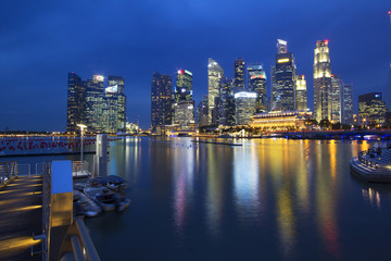 Fototapeta na wymiar Ночной Сингапур