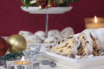 Dresdner Christstollen weihnachtlicher Dekoration