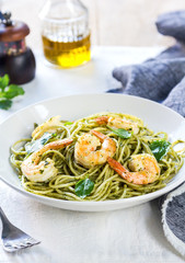 Spaghetti with prawn in pesto sauce