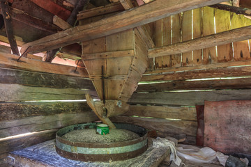 Fototapeta na wymiar water mill