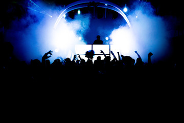 silhouettes of a crowd