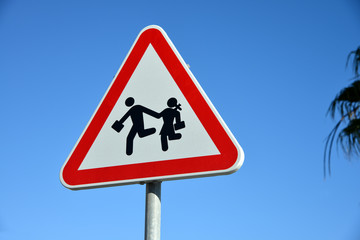 Verkehrsschild, Spielende Kinder, Schulweg, Verkehr, Portugal
