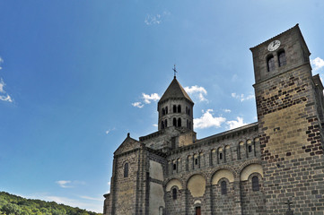 Fototapeta na wymiar La Chiesa di Saint-Nectaire, Alvernia - Francia
