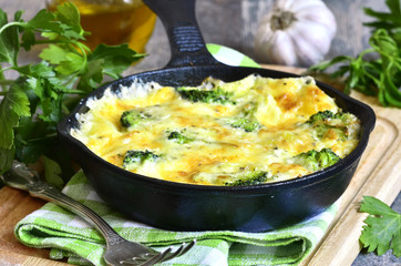 Frittata with potato and broccoli.