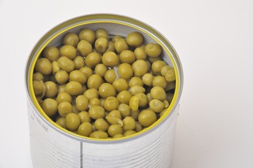  green peas in  tin can