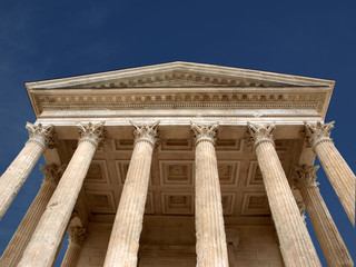 Maison carrée à Nîmes