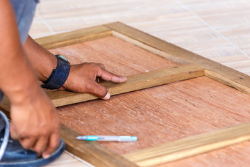 carpenter make new furniture for house