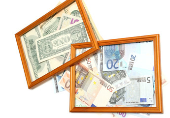 валюта в рамке на белом фоне