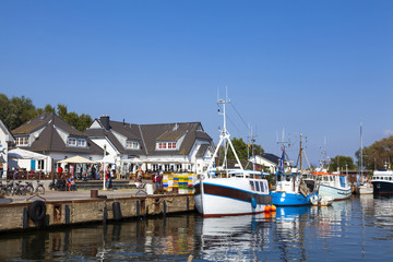 Fototapeta na wymiar Hafen von Vitte auf Hiddensee