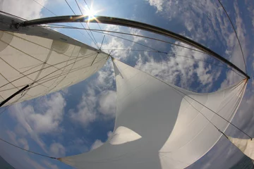 Foto op Plexiglas Zeilen achtergrond voor reizen - zeilen vol wind