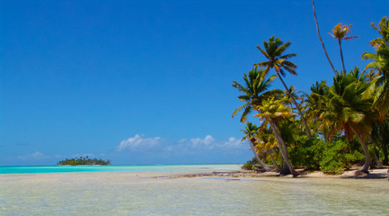 Plage du Lagon bleu à Tahiti en Polynésie.