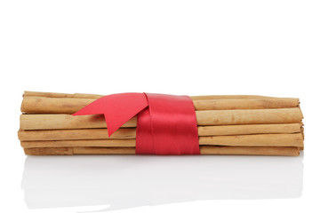 tied true ceylon cinnamon sticks