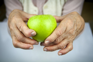 Rheumatoid arthritis hands and fruits - obrazy, fototapety, plakaty