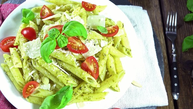 Penne with Pesto (seamless loopable)