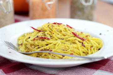 Spaghetti with pesto.